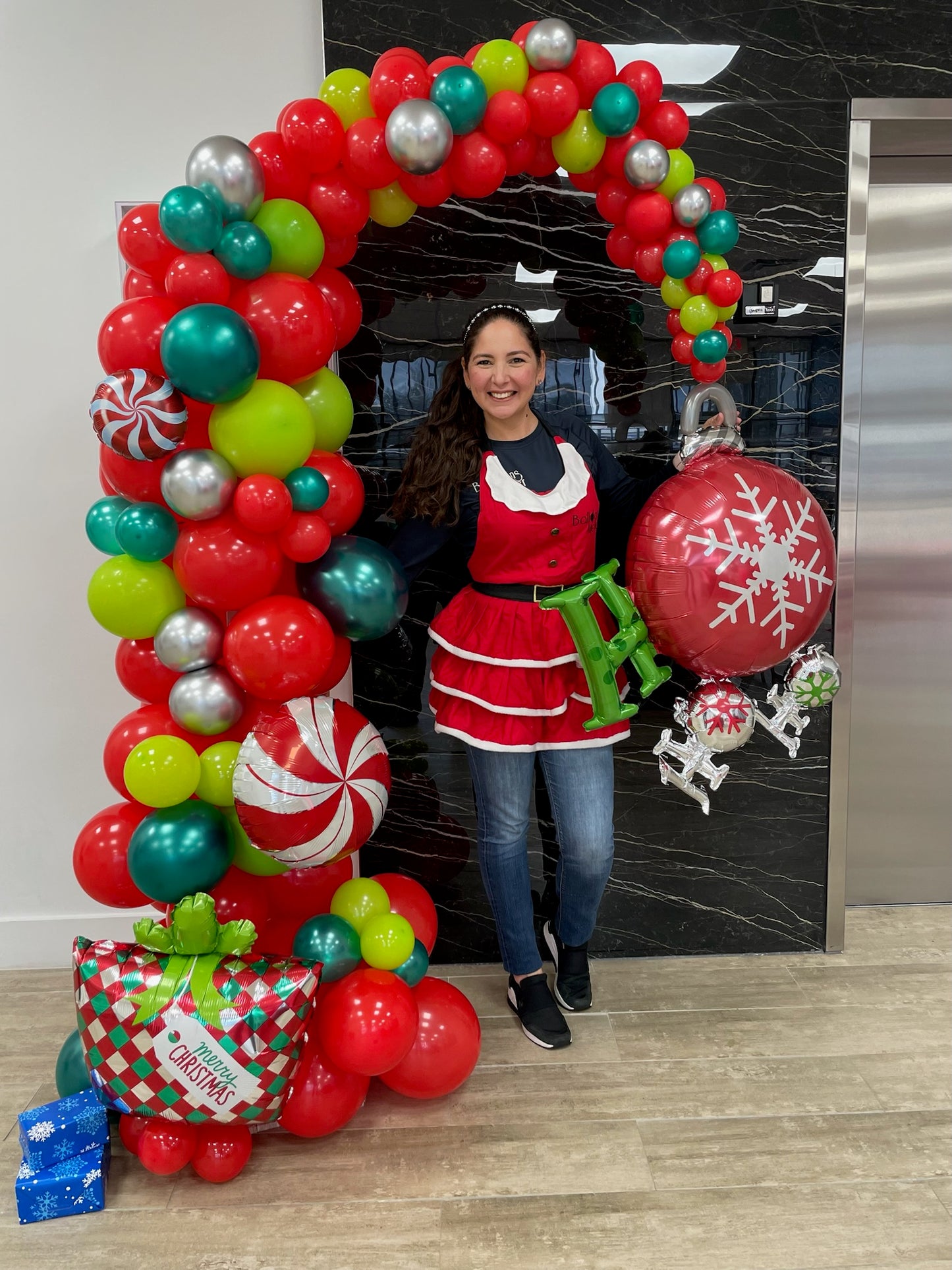 Christmas Balloons Arch