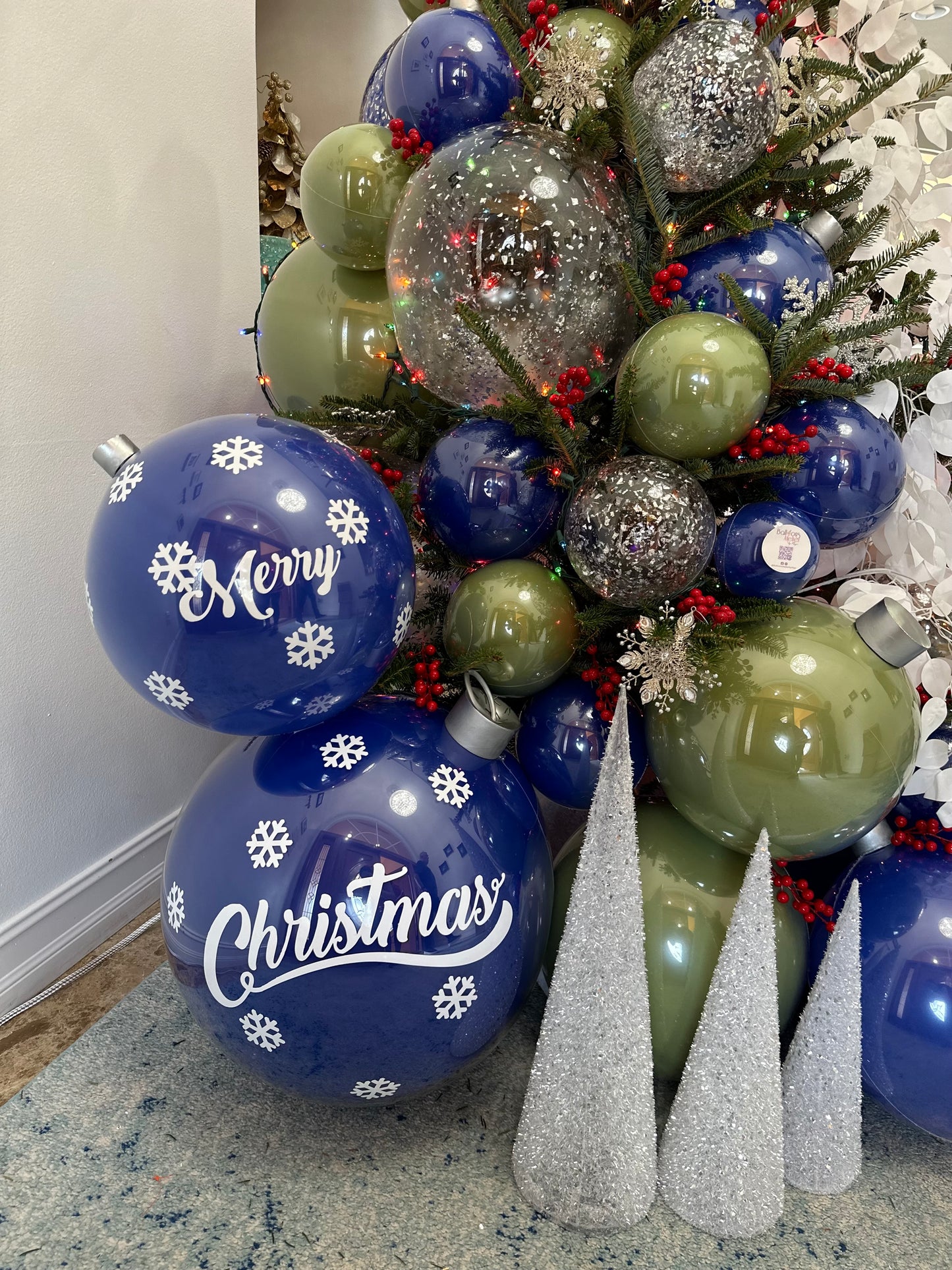 Christmas Bambalinas Ornament