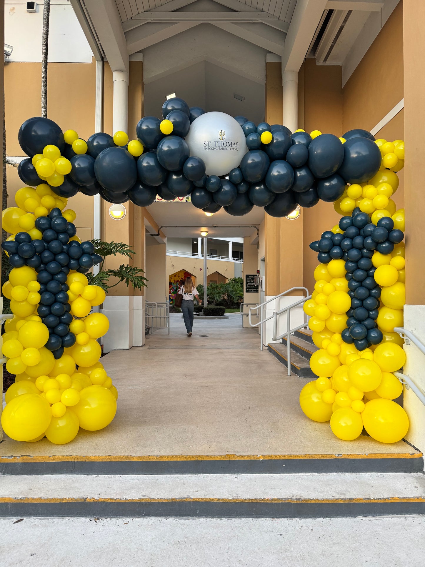 Balloons Arch
