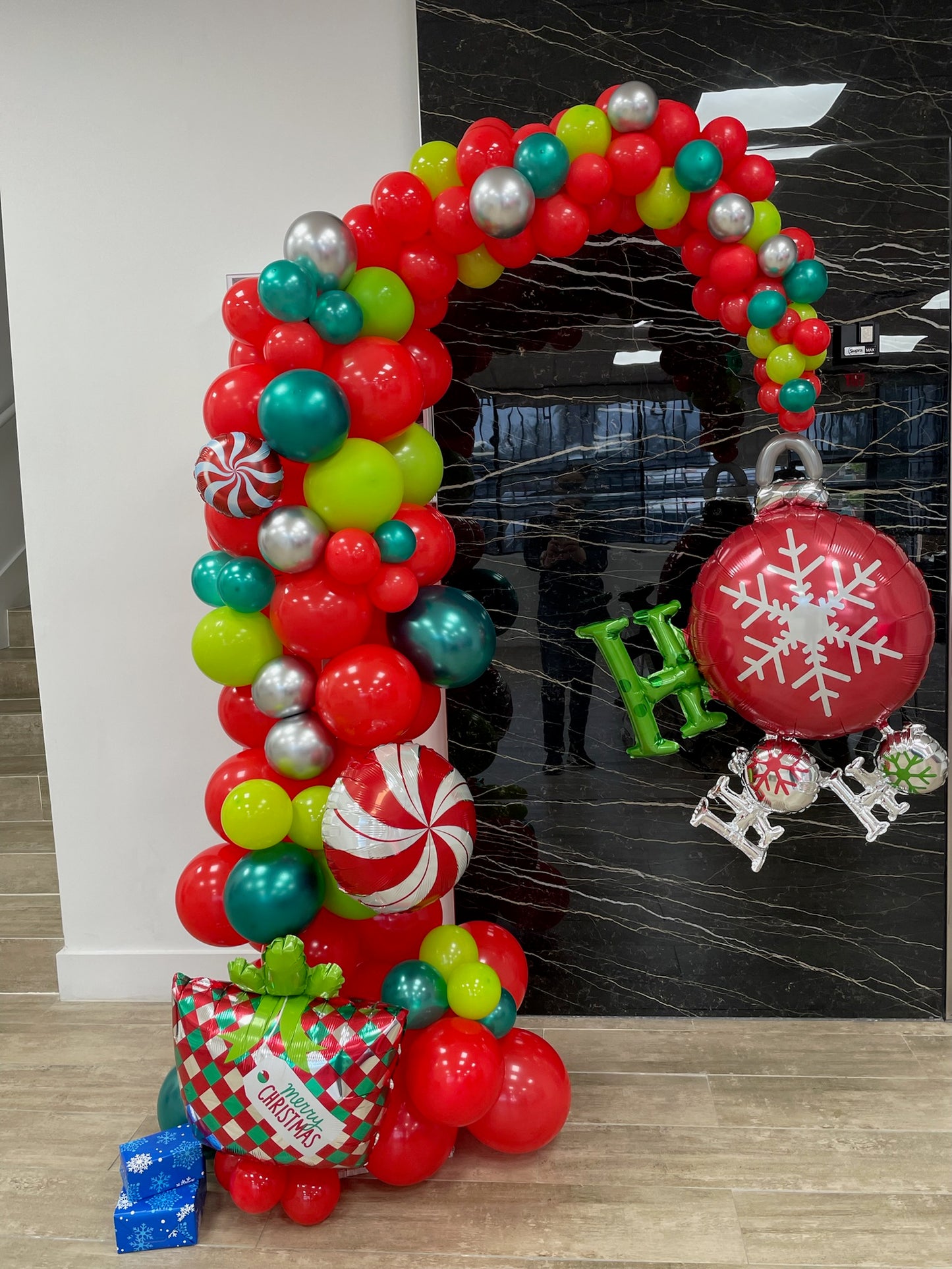Christmas Balloons Arch